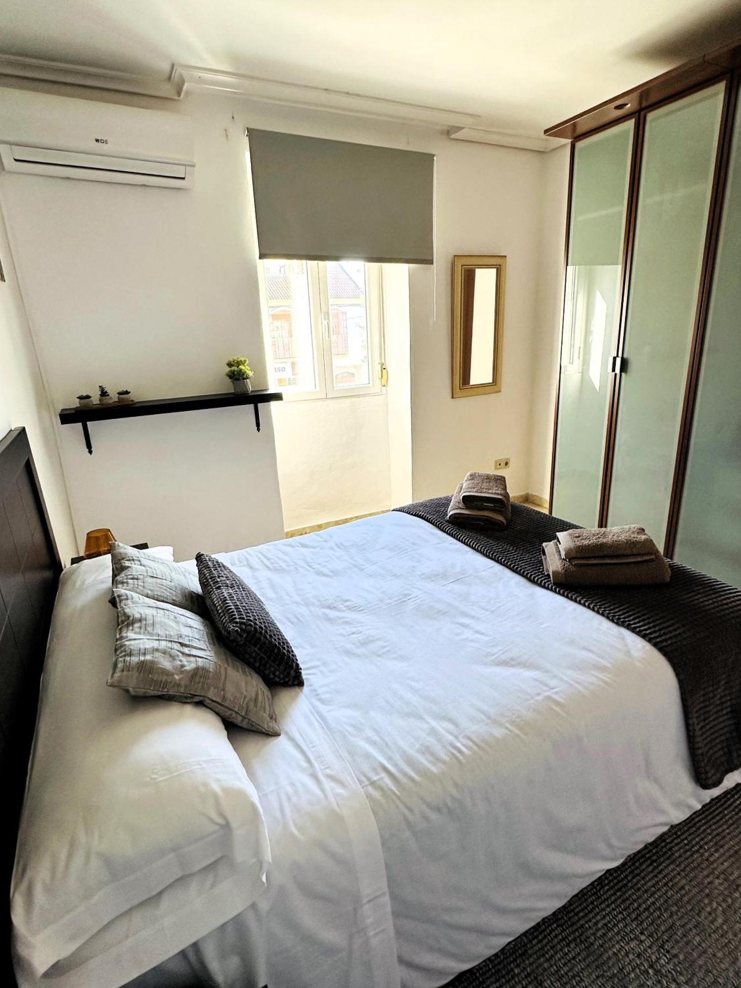 Apartamento Polvora, Junto Al Puente Romano Kordoba Bagian luar foto