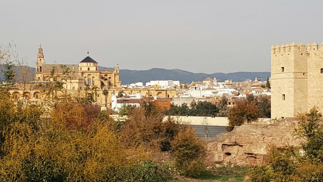 Apartamento Polvora, Junto Al Puente Romano Kordoba Bagian luar foto