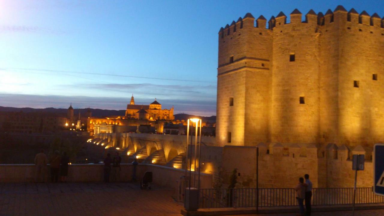 Apartamento Polvora, Junto Al Puente Romano Kordoba Bagian luar foto